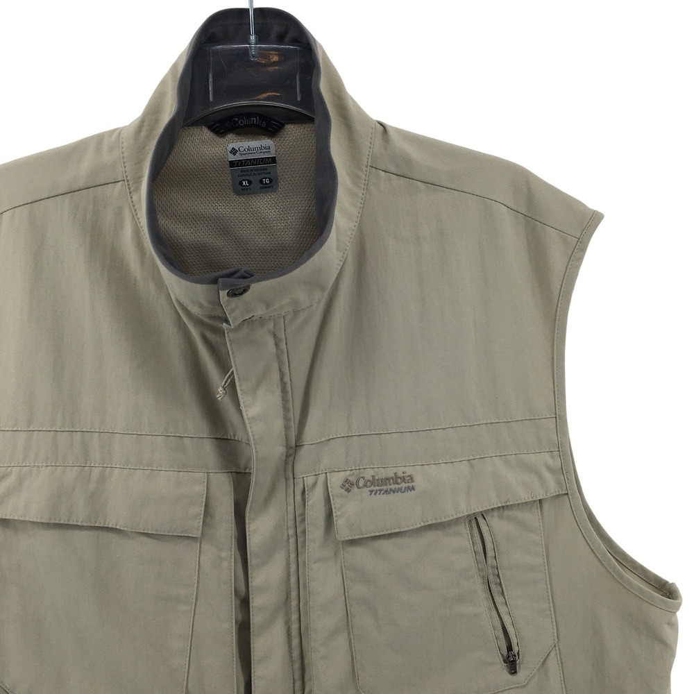 Columbia Titanium Vest Mens XL Tan Utility Fishing Hiking Multi-Pocket OmniShade